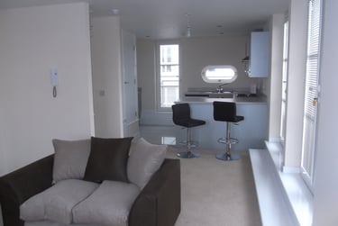 2 bed flat, Watkin Road, City Centre, Leicester, LE27AH - Image 2