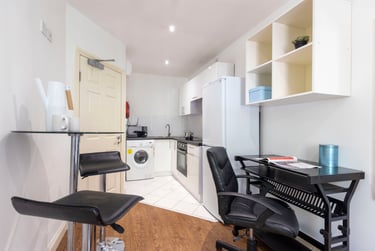 1 bed studio, Jarrom Street, City Centre, Leicester, LE27DE - Image 2