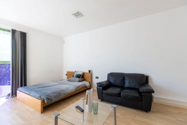 1 bed studio, Western Boulevard, City Centre, Leicester, LE27HN - Image 3