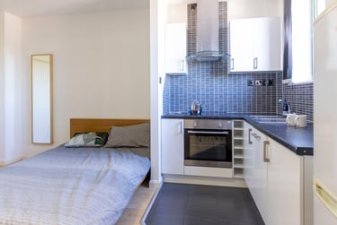 1 bed studio, Western Boulevard, City Centre, Leicester, LE27HN - Image 3