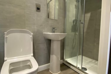 1 bed studio, De Montfort Street, Highfields, Leicester, LE17GT - Image 12