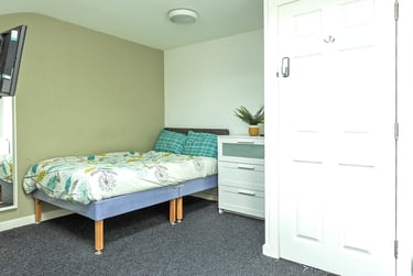 6 bed house, Leopold Road, Kensington, Liverpool, L78SR - Image 2