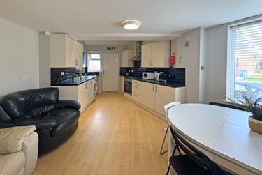 6 bed house, Hall Lane, Low Hill, Liverpool, L78TF - Image 8