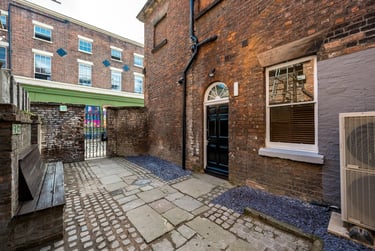 8 bed house, Colquitt Street, City Centre, Liverpool, L14DE - Image 1