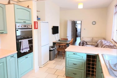 1 bed house, Beechwood Terrace, Near university, Plymouth, PL46PP - Image 1