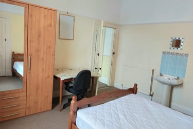 6 bed house, Furzehill Road,, Near university, Plymouth, PL47JZ - Image 11