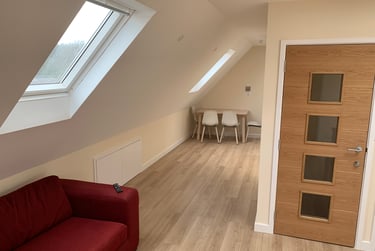 2 bed flat, Honeysuckle Road, Highfield, Southampton, SO163HT - Image 1