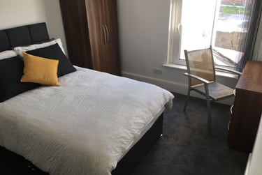 4 bed house, Brynmill Terrace, Brynmill, Swansea, SA20BA - Image 2