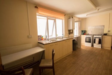 7 bed house, Gwydr Crescent, Uplands, Swansea, SA20AB - Image 3