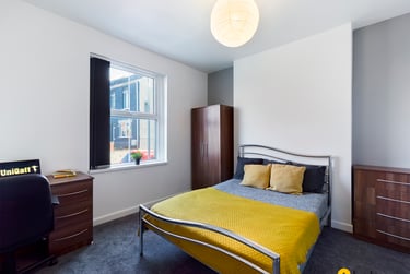 4 bed house, Waterloo Place, Brynmill, Swansea, SA20DE - Image 1