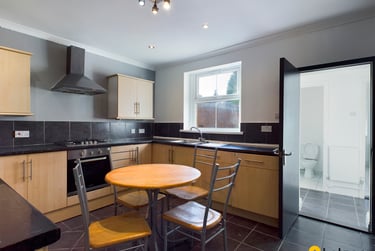 4 bed house, Waterloo Place, Brynmill, Swansea, SA20DE - Image 5