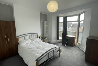 6 bed house, Malvern Terrace, Brynmill, Swansea, SA20BE - Image 1