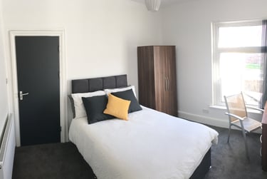 4 bed house, Brynmill Terrace, Brynmill, Swansea, SA20BA - Image 3