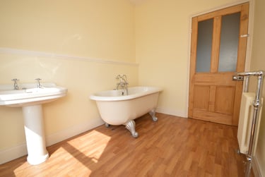 5 bed house, Trafalgar Place, Brynmill, Swansea, SA20BU - Image 1