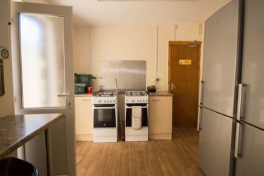 7 bed house, Gwydr Crescent, Uplands, Swansea, SA20AB - Image 4