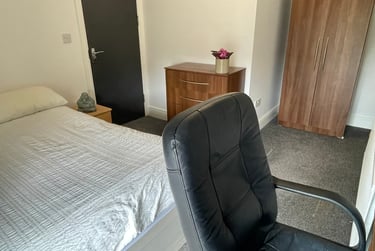 5 bed house, Bryn Y Mor Crescent, Brynmill, Swansea, SA14QH - Image 8