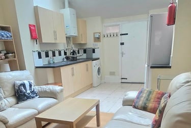 4 bed house, Mettham Street, Lenton, Nottingham, NG71SH - Image 1