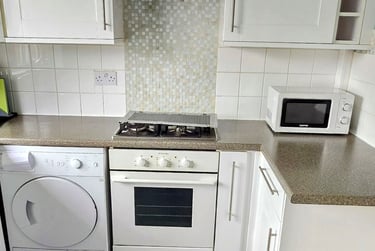 2 bed flat, Hirst Court, Radford, Nottingham, NG73GG - Image 5