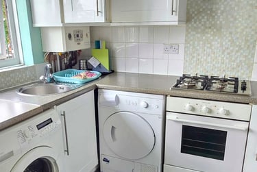 2 bed flat, Hirst Court, Radford, Nottingham, NG73GG - Image 6