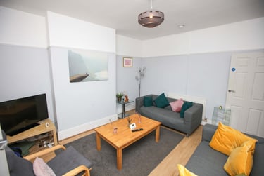 4 bed house, Wolfa Street, City Centre, Derby, DE223SE - Image 2