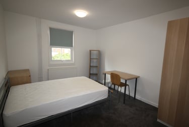 3 bed flat, Old Tiverton Road, City Centre, Exeter, EX46LD - Image 6