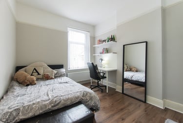 5 bed house, Dogfield Street, Cathays, Cardiff, CF244QN - Image 4