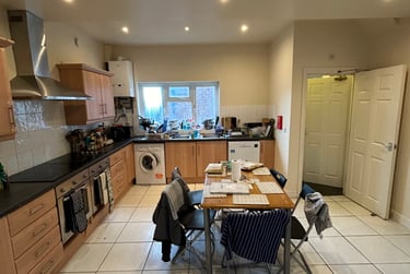 6 bed house, Spooner road, Broomhill, Sheffield, S105BN - Image 1