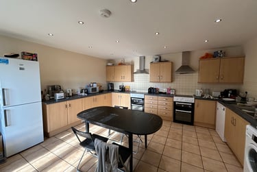6 bed house, Hoole lane, Broomhill, Sheffield, S105ED - Image 1