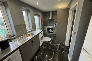 5 bed house, Wilberforce Road, Clover Hill, Norwich, NR58NN - Image 1