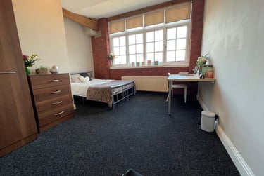 8 bed flat, 14 Bells Square, Trippet Lane, City centre, Sheffield, S12FY - Image 6
