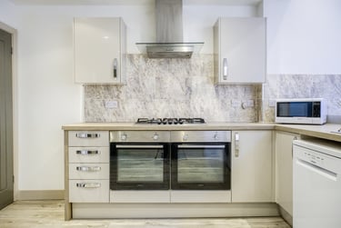 5 bed house, Humber Avenue, Ball hill, Coventry, CV12AU - Image 2