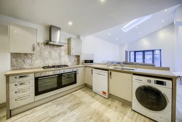 5 bed house, Humber Avenue, Ball hill, Coventry, CV12AU - Image 3