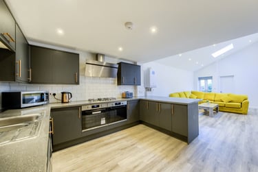 6 bed house, Humber Avenue, Hillfields, Coventry, CV12AR - Image 2