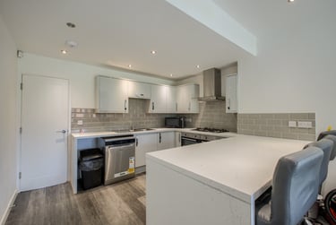 4 bed house, Humber Avenue, Ball hill, Coventry, CV12AT - Image 2