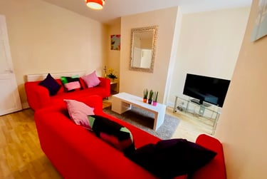 3 bed house, Mildred street, Near university, Salford, M72HG - Image 1