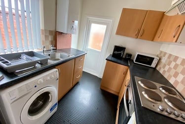 3 bed house, Cromwell rd, Near university, Salford, M66DE - Image 4