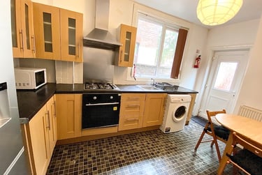 5 bed house, Elleray rd, Near university, Salford, M67GZ - Image 5