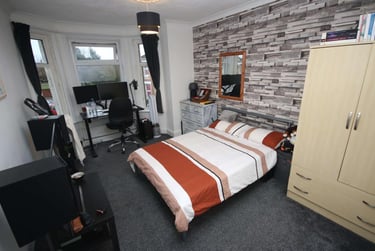 5 bed house, Henville road, Charminster, Bournemouth, BH88PE - Image 1