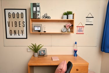 6 bed flat, Thynne Street, City Centre, Bolton, BL36BA - Image 2