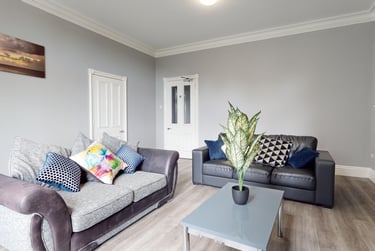 4 bed flat, Greenbank road, Greenbank, Plymouth, PL48NH - Image 2