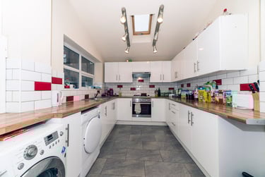 7 bed house, Fortuna Grove, Burnage, Manchester, M192BP - Image 3