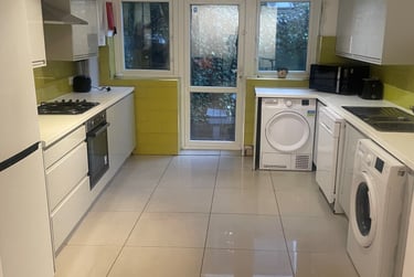 9 bed house, Ashlyn grove, Fallowfield, Manchester, M146YG - Image 4