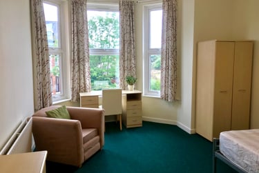 3 bed flat, Upper Brook Street, Victoria park, Manchester, M130FW - Image 1