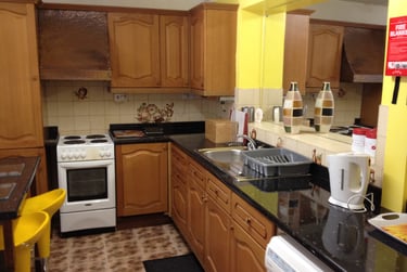 6 bed house, The Avenue, Bevendean, Brighton, BN24GG - Image 3