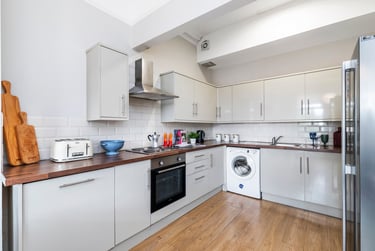 6 bed flat, Cardigan Road, Headingley, Leeds, LS63AE - Image 2