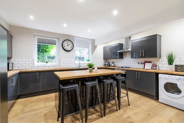 6 bed flat, Cardigan Road, Headingley, Leeds, LS63AE - Image 2