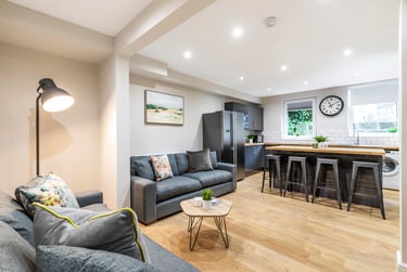 6 bed flat, Cardigan Road, Headingley, Leeds, LS63AE - Image 1