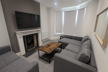 6 bed house, Hewson Road, West End, Lincoln, LN11RX - Image 1