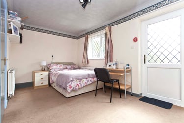 6 bed house, Smithson Close, Talbot village, Bournemouth, BH125EY - Image 5