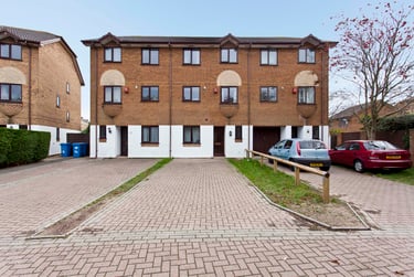 6 bed house, Smithson Close, Talbot village, Bournemouth, BH125EY - Image 1